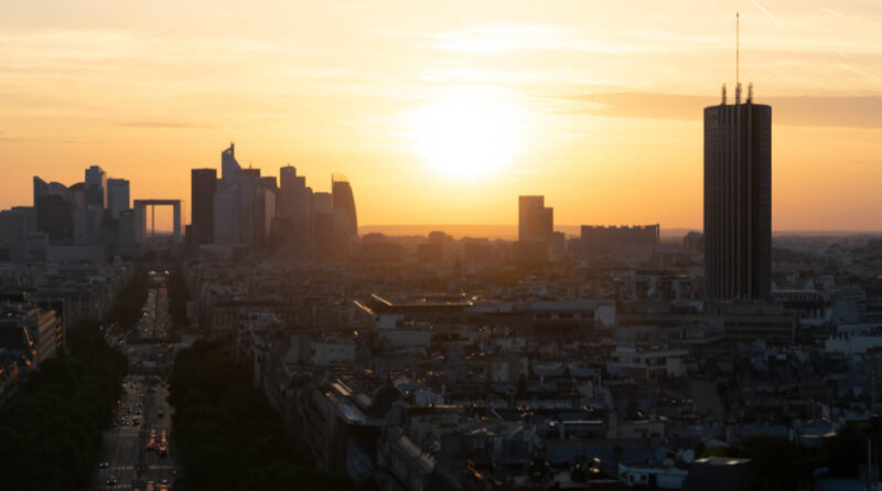 Atardecer sobre una ciudad
